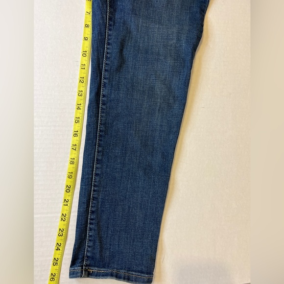 Levi's Boyfriend Jean Mid-Rise Size 28 - Picture 9 of 9